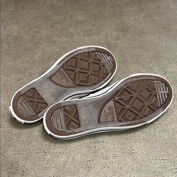 Converse Kids Cream and Red Sneakers - Picture 7 of 8